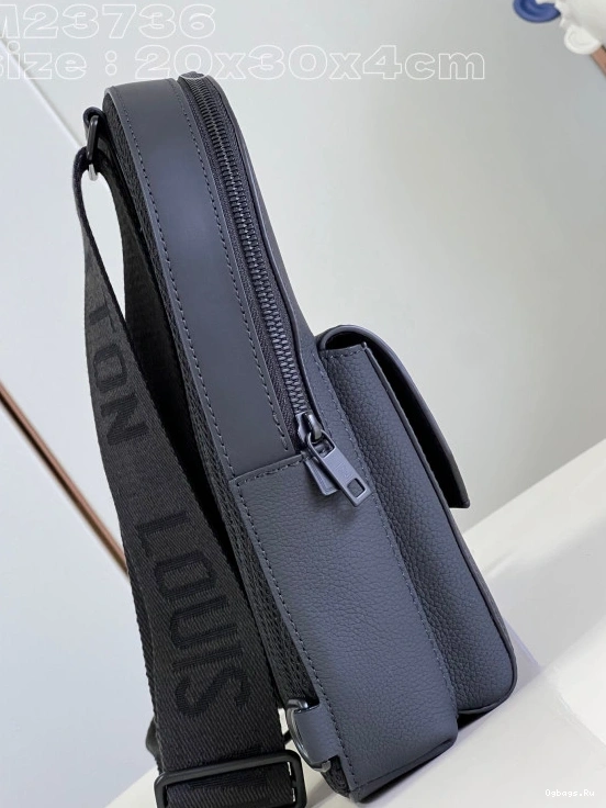 Pilot VUITTON LOUIS Slingbag 0324